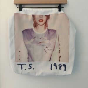 Taylor Swift Official 1989 Messenger Tote Bag
